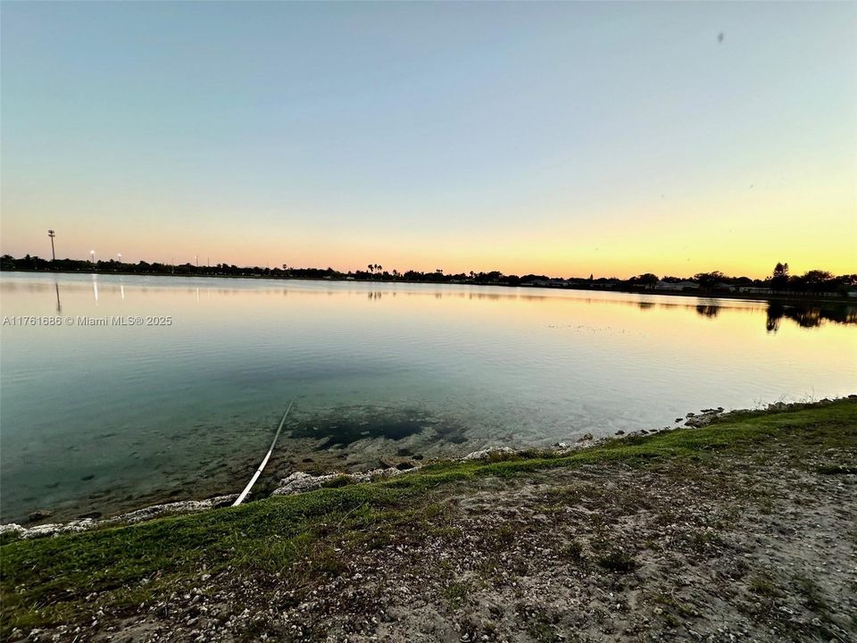 最近售出: $459,000 (3 贝兹, 2 浴室, 1205 平方英尺)