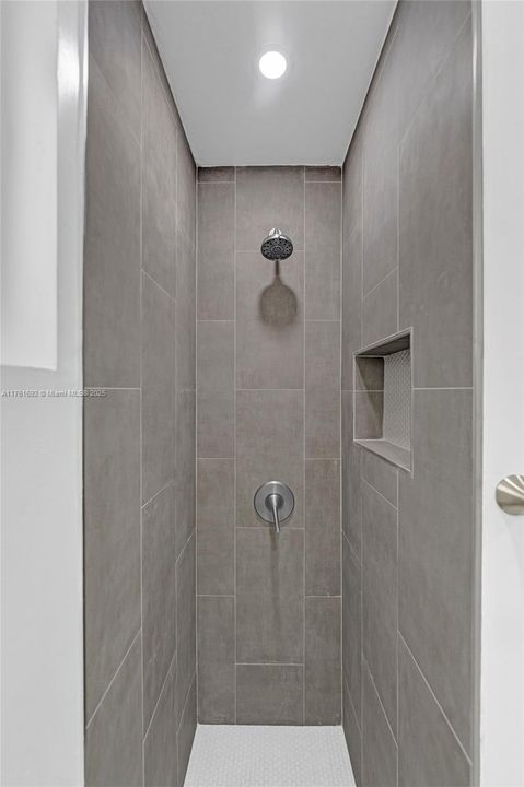 Recently Sold: $544,900 (3 beds, 2 baths, 1209 Square Feet)