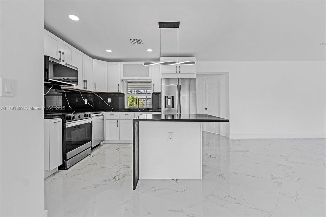 Recently Sold: $544,900 (3 beds, 2 baths, 1209 Square Feet)