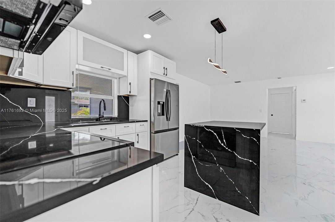 Recently Sold: $544,900 (3 beds, 2 baths, 1209 Square Feet)