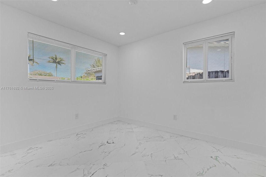 Recently Sold: $544,900 (3 beds, 2 baths, 1209 Square Feet)