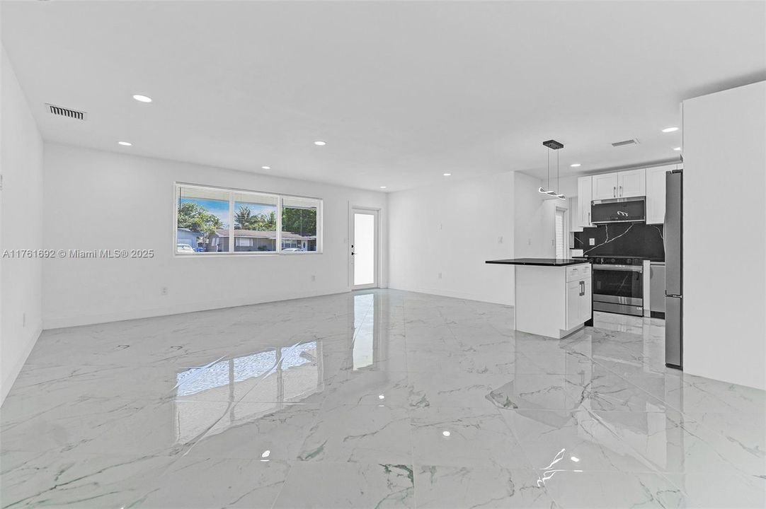 Recently Sold: $544,900 (3 beds, 2 baths, 1209 Square Feet)