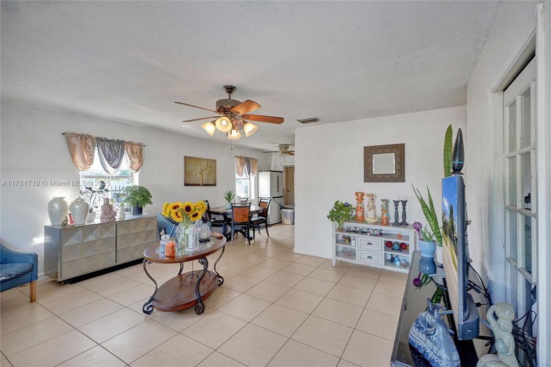 Recently Sold: $550,000 (4 beds, 2 baths, 1592 Square Feet)