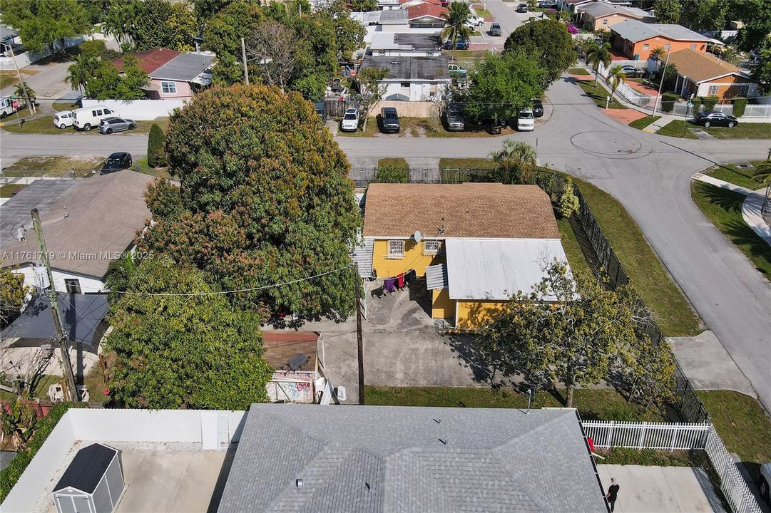 Recently Sold: $550,000 (4 beds, 2 baths, 1592 Square Feet)