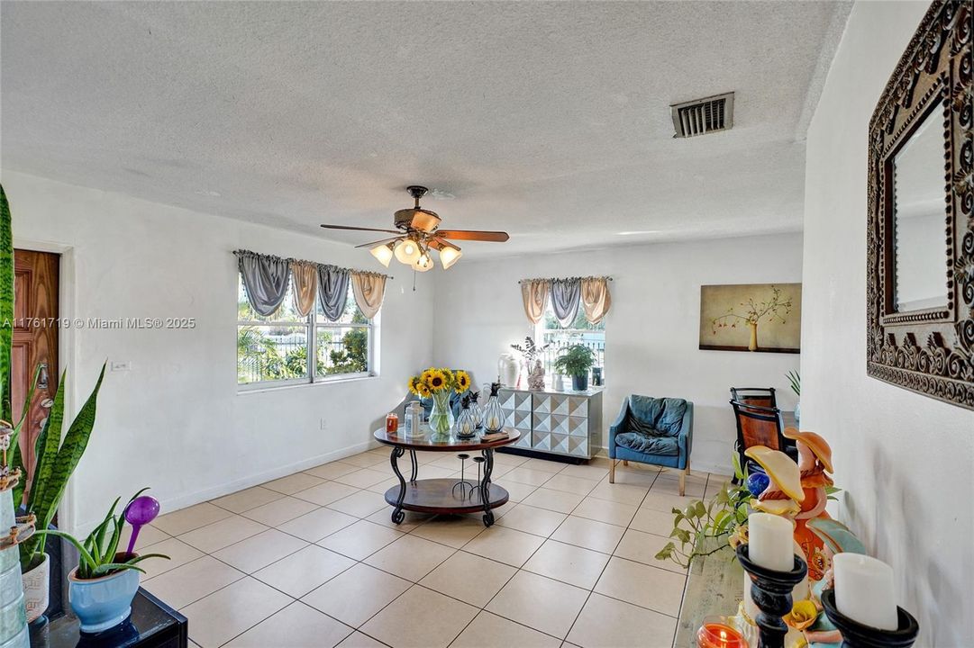 Recently Sold: $550,000 (4 beds, 2 baths, 1592 Square Feet)