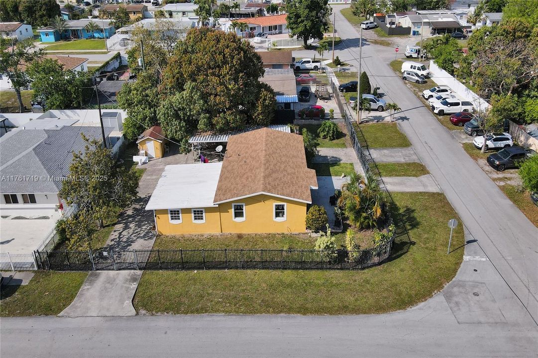 Recently Sold: $550,000 (4 beds, 2 baths, 1592 Square Feet)