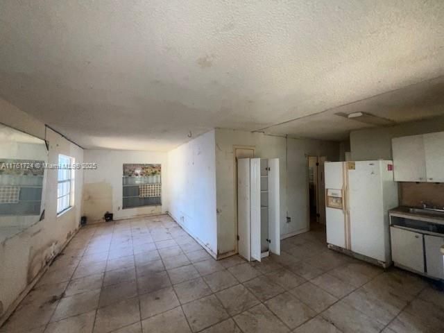 Recently Sold: $200,000 (1 beds, 1 baths, 650 Square Feet)