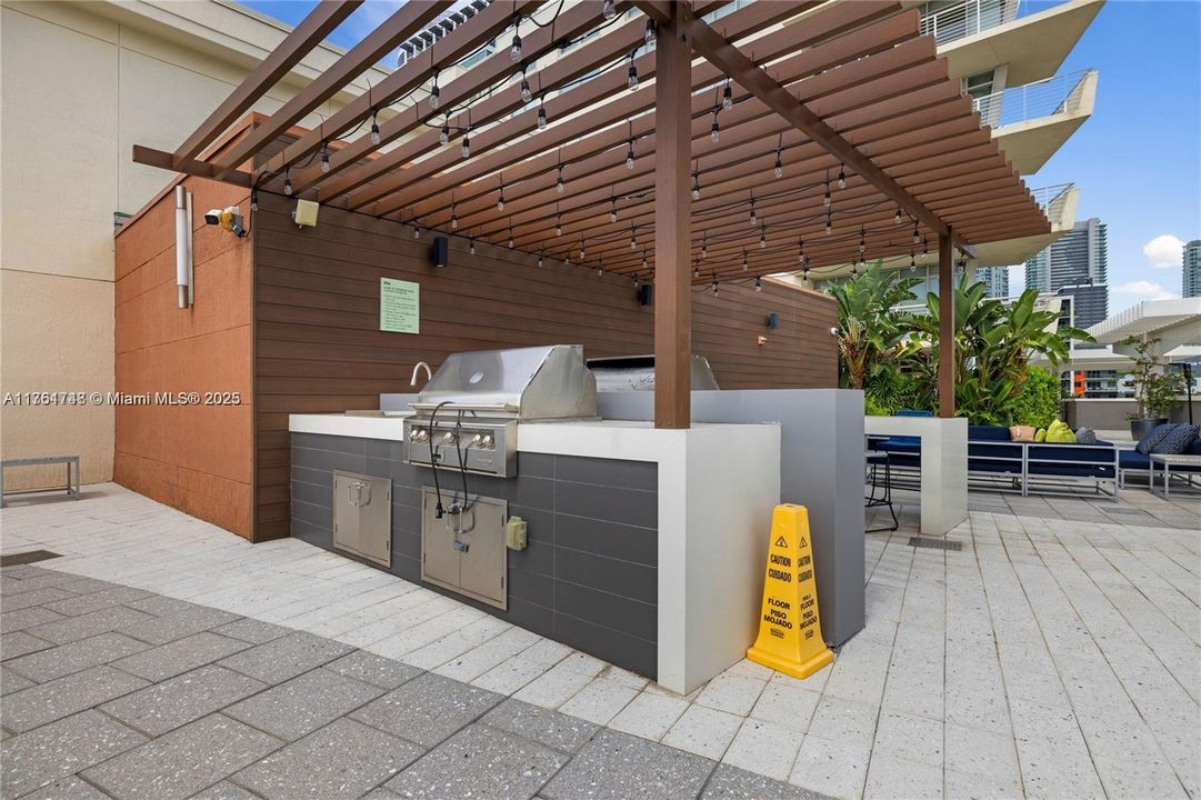 待售: $775,000 (2 贝兹, 2 浴室, 1146 平方英尺)