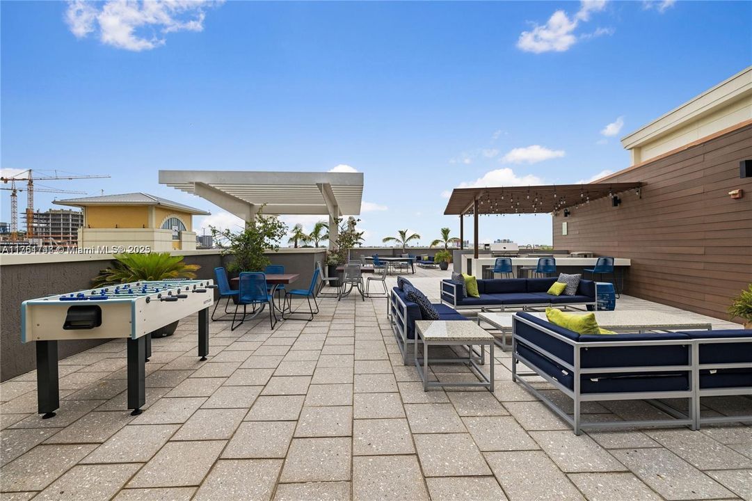 待售: $775,000 (2 贝兹, 2 浴室, 1146 平方英尺)