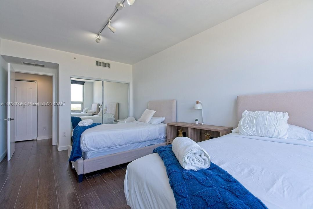 待售: $775,000 (2 贝兹, 2 浴室, 1146 平方英尺)