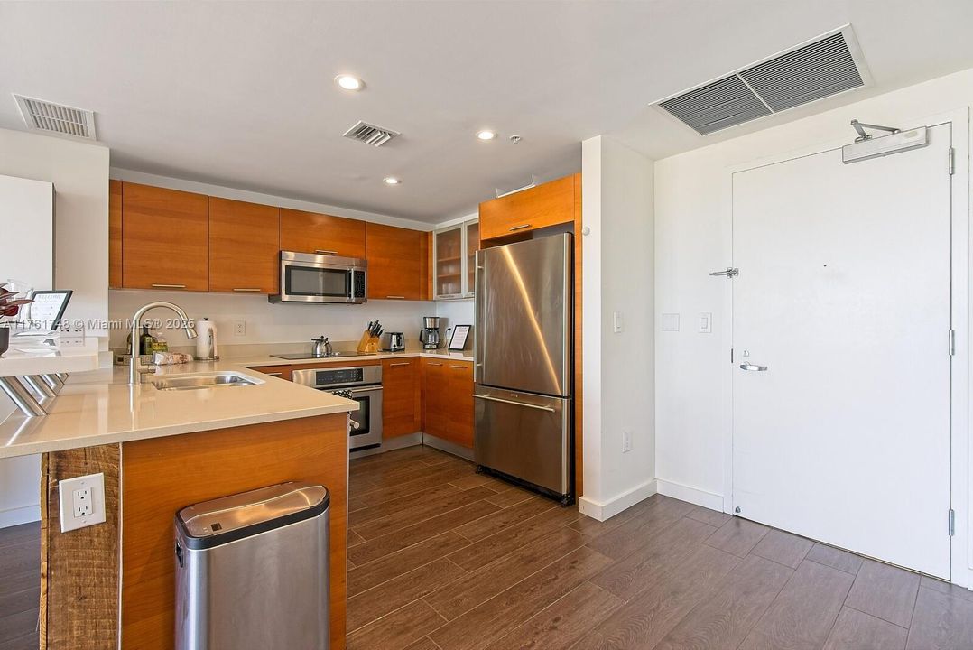 待售: $775,000 (2 贝兹, 2 浴室, 1146 平方英尺)