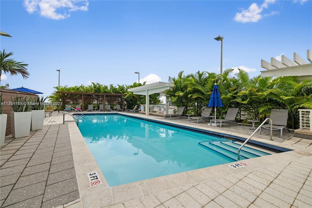 待售: $775,000 (2 贝兹, 2 浴室, 1146 平方英尺)