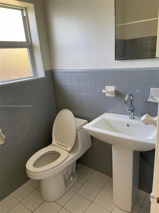 На продажу: $549,500 (0 спален, 0 ванн, 1427 Квадратных фут)