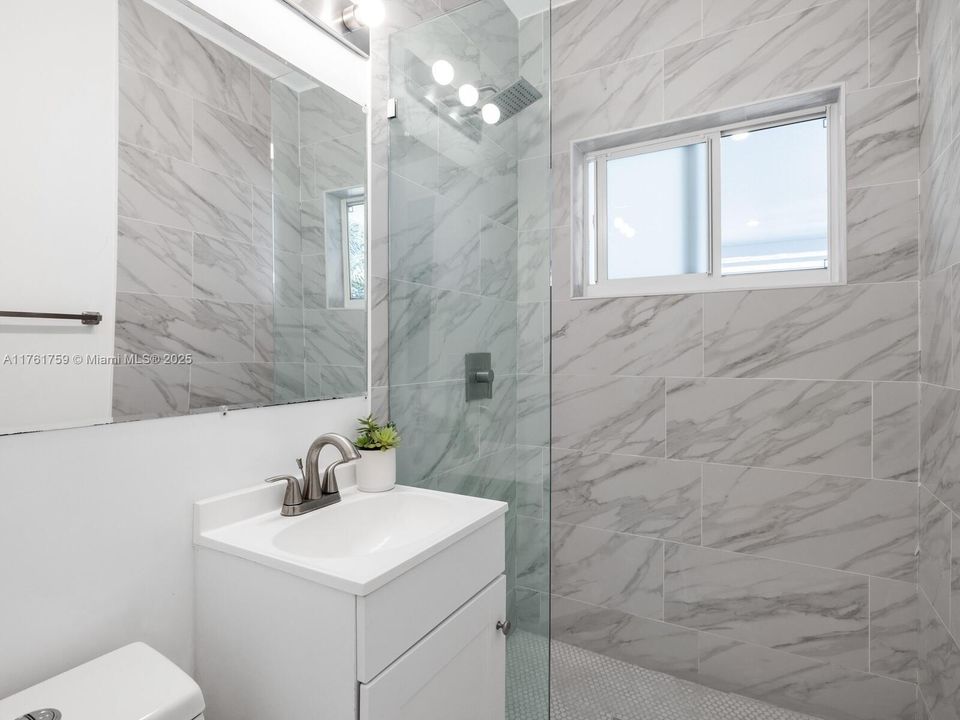 Recently Sold: $599,000 (3 beds, 2 baths, 1328 Square Feet)