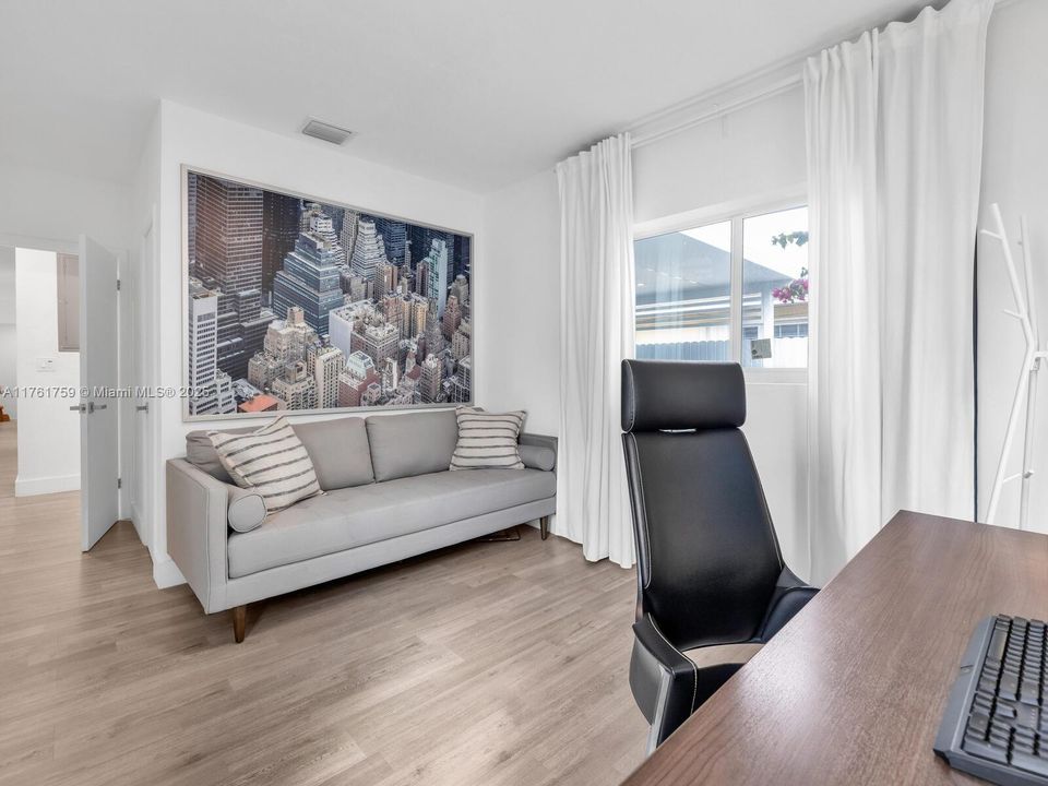 Recently Sold: $599,000 (3 beds, 2 baths, 1328 Square Feet)