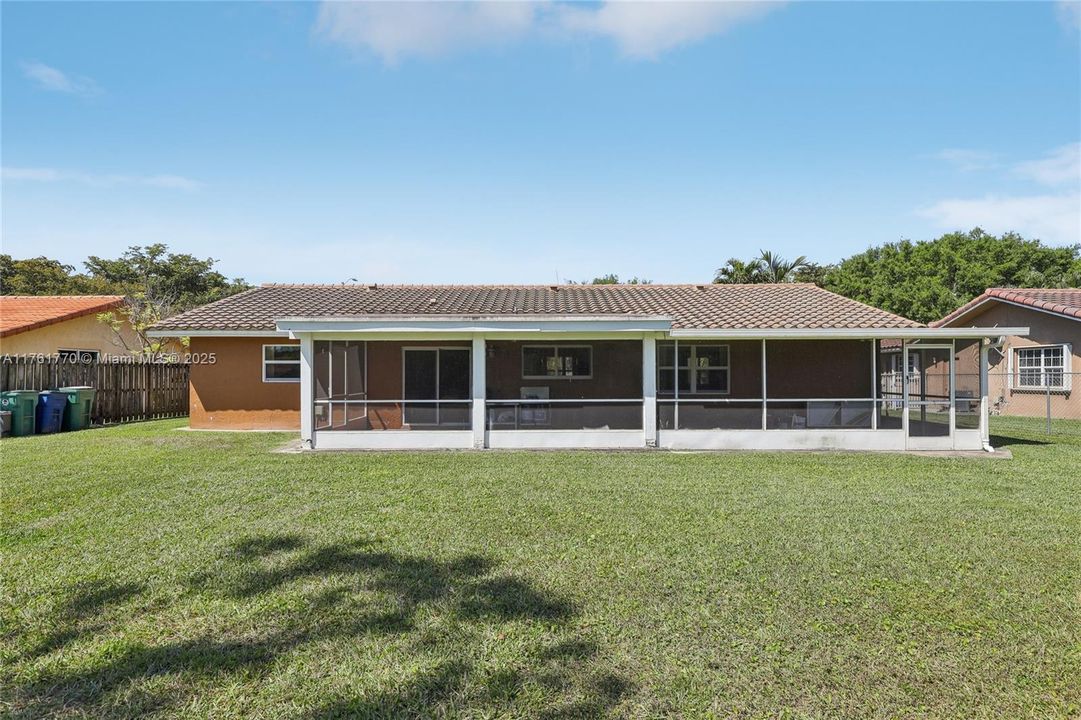 最近售出: $735,000 (4 贝兹, 2 浴室, 1740 平方英尺)