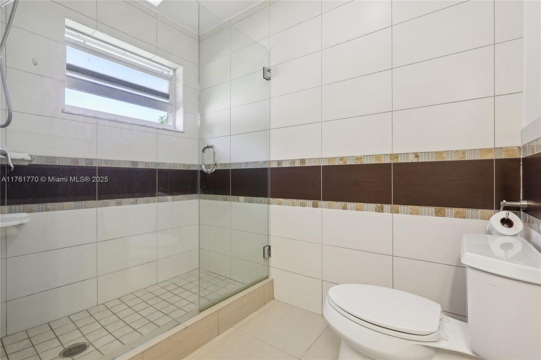 最近售出: $735,000 (4 贝兹, 2 浴室, 1740 平方英尺)