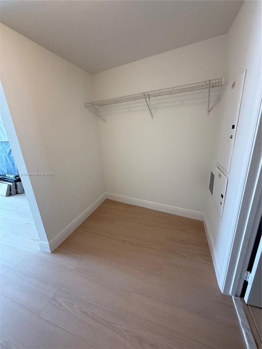Recently Rented: $2,550 (1 beds, 1 baths, 825 Square Feet)