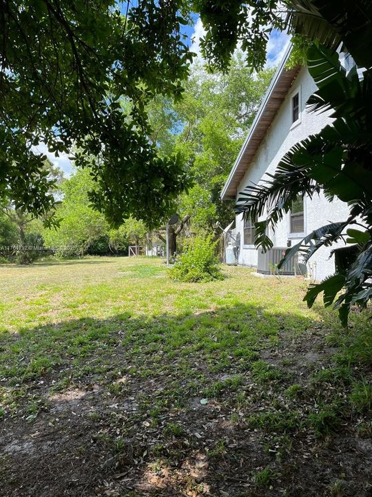 Vendido Recientemente: $615,000 (4 camas, 2 baños, 2192 Pies cuadrados)