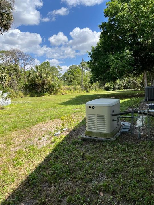 Vendido Recientemente: $615,000 (4 camas, 2 baños, 2192 Pies cuadrados)