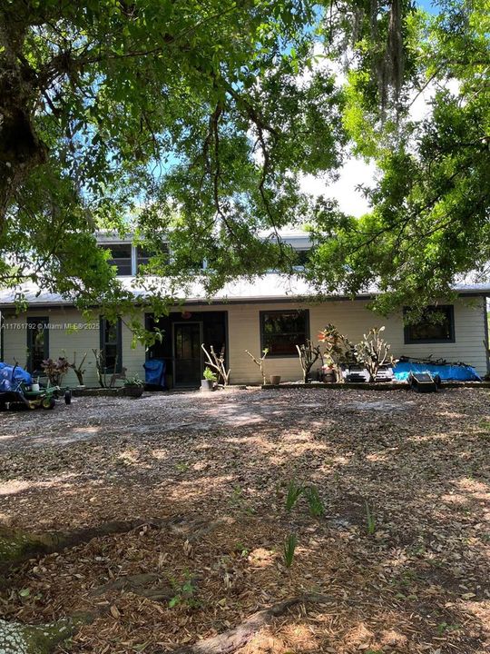Vendido Recientemente: $615,000 (4 camas, 2 baños, 2192 Pies cuadrados)