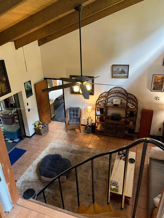 Vendido Recientemente: $615,000 (4 camas, 2 baños, 2192 Pies cuadrados)