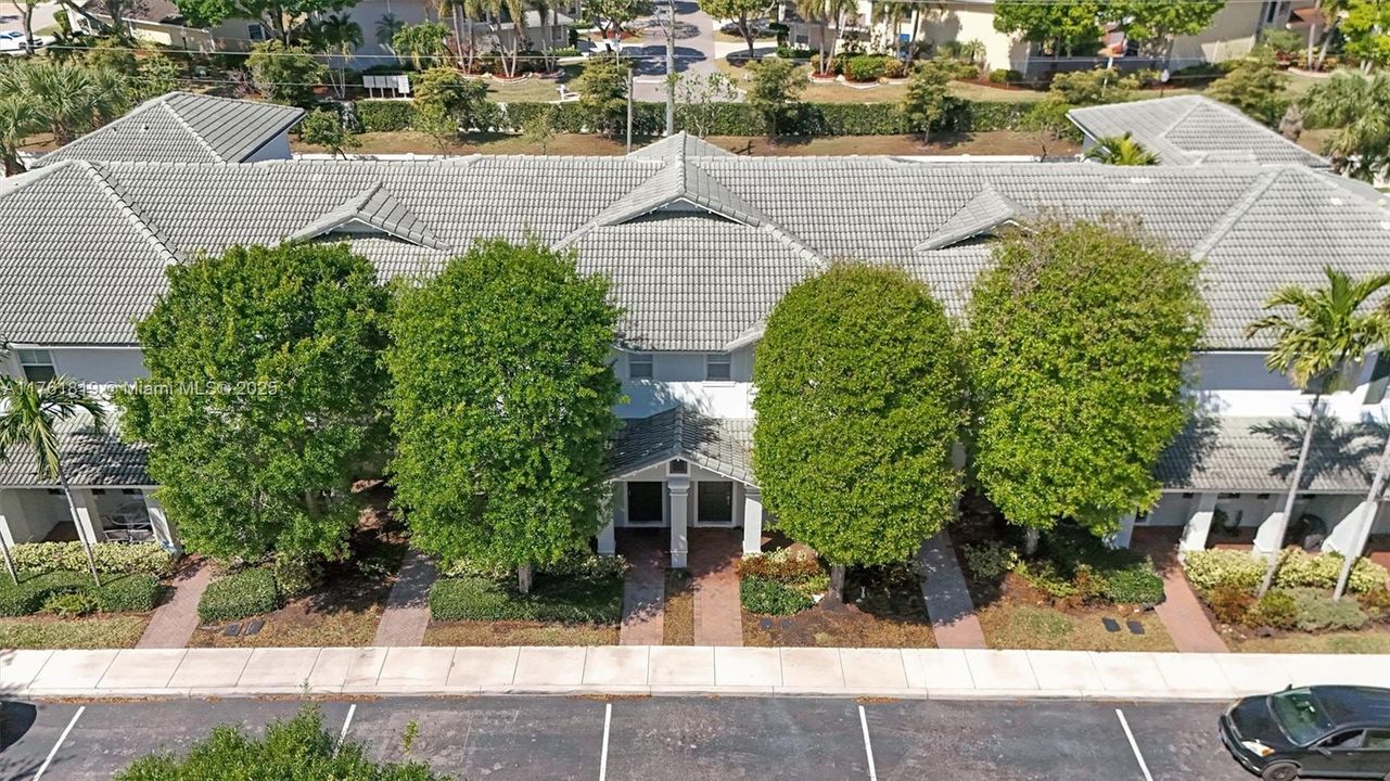 Недавно продано: $499,000 (3 спален, 2 ванн, 1669 Квадратных фут)