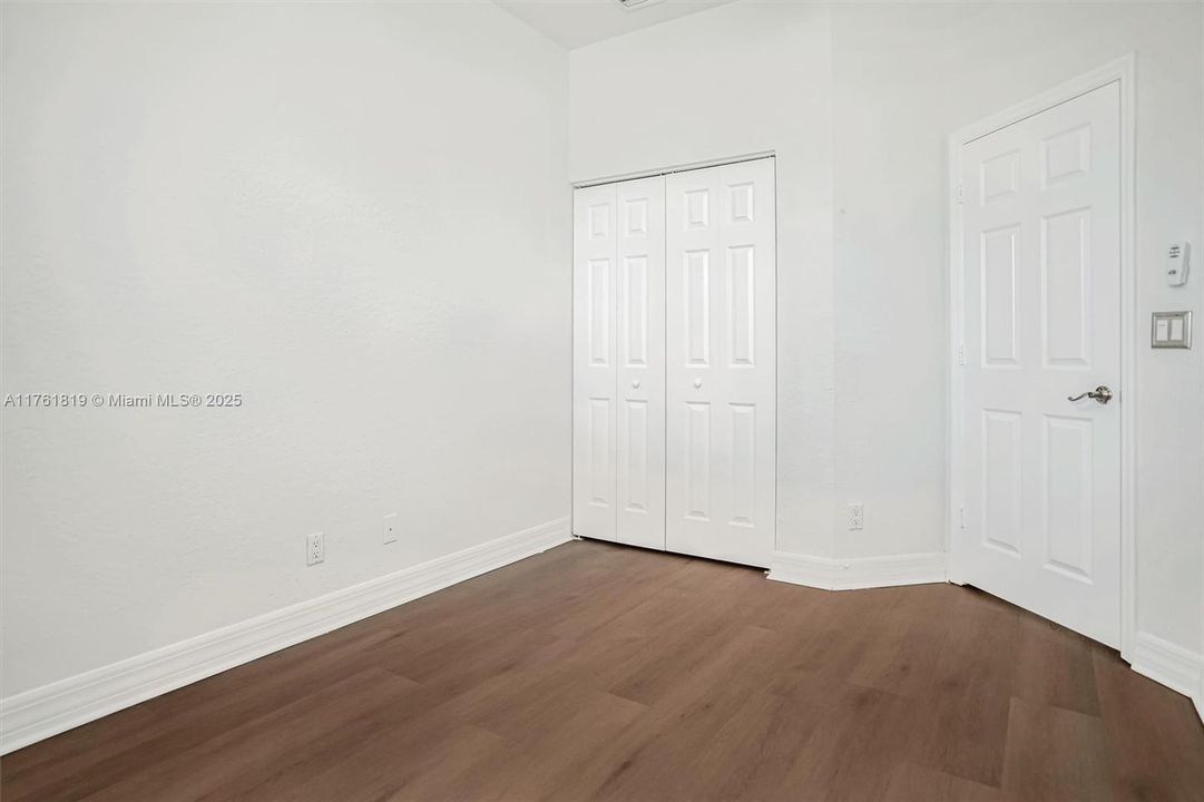 Недавно продано: $499,000 (3 спален, 2 ванн, 1669 Квадратных фут)