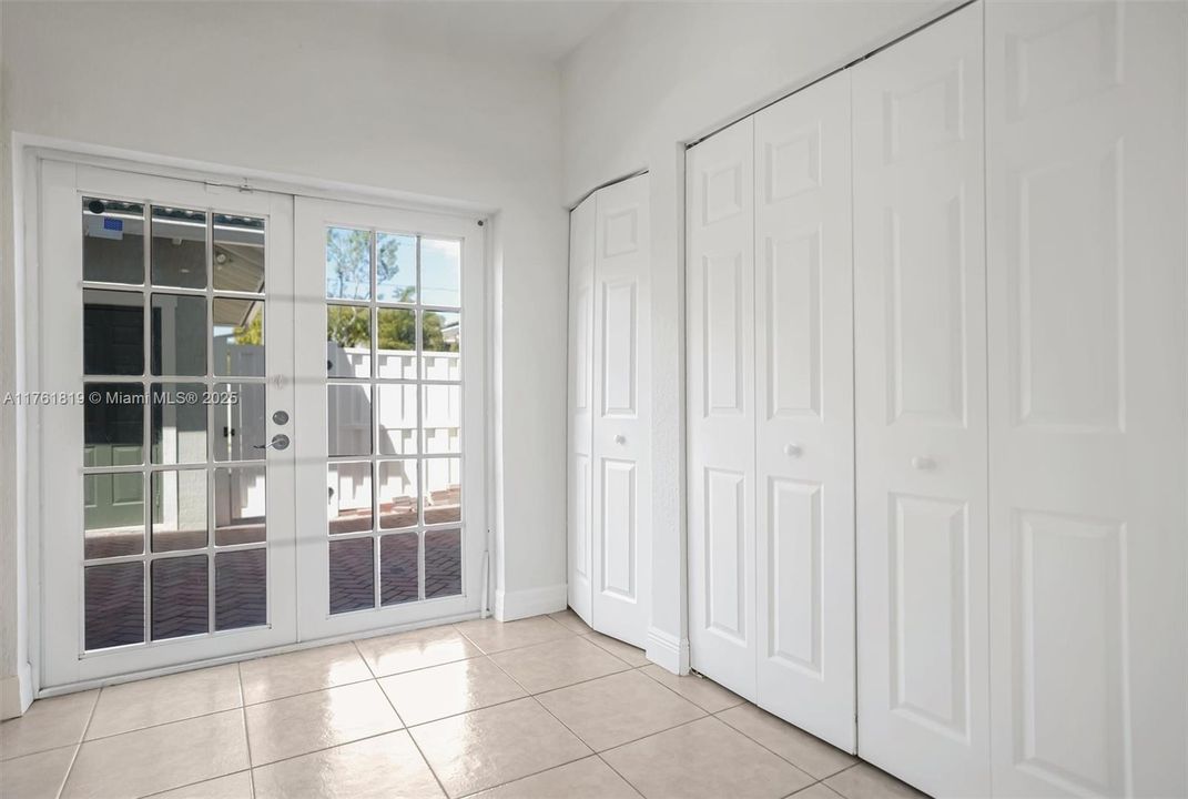 Недавно продано: $499,000 (3 спален, 2 ванн, 1669 Квадратных фут)