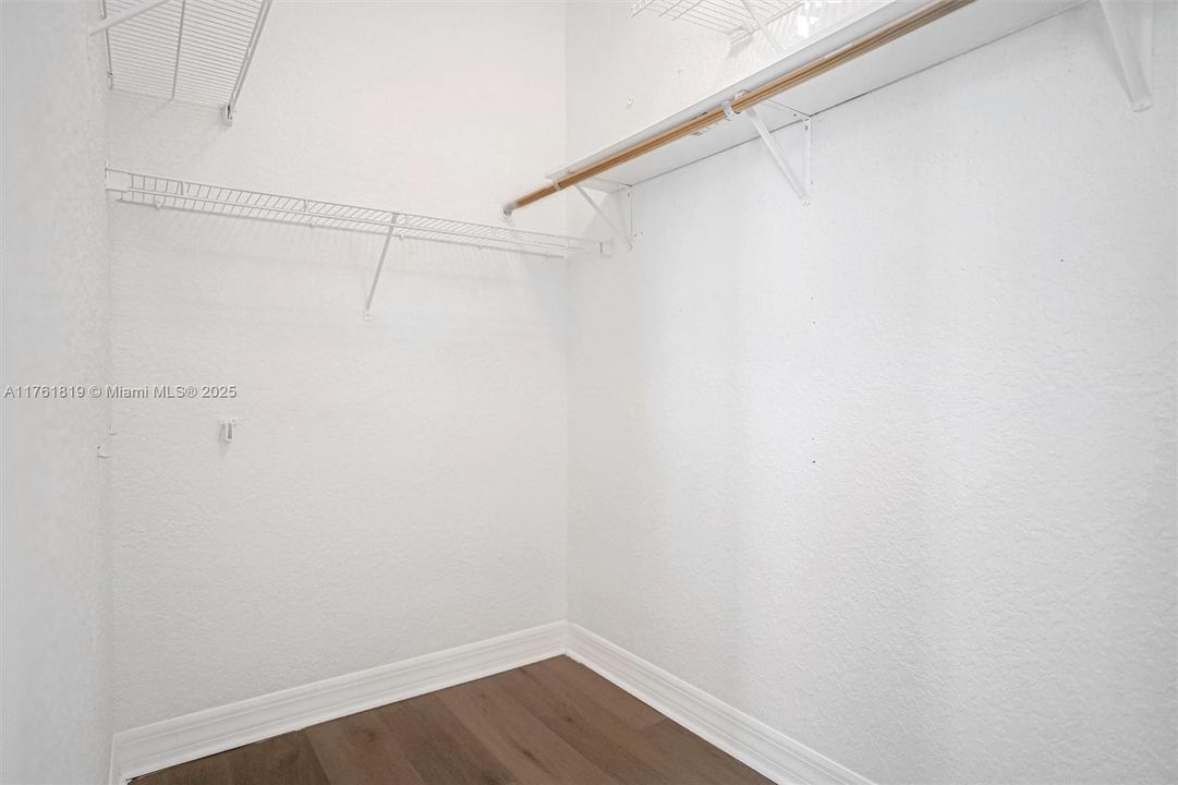 Недавно продано: $499,000 (3 спален, 2 ванн, 1669 Квадратных фут)