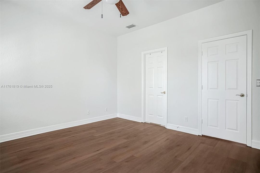 Недавно продано: $499,000 (3 спален, 2 ванн, 1669 Квадратных фут)