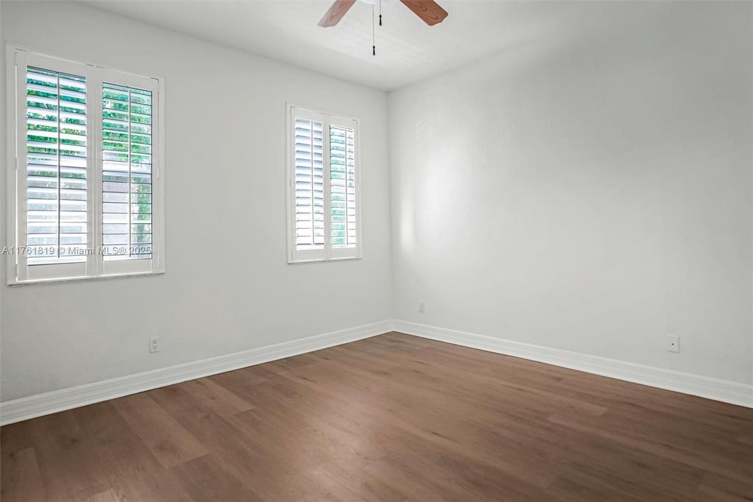 Недавно продано: $499,000 (3 спален, 2 ванн, 1669 Квадратных фут)