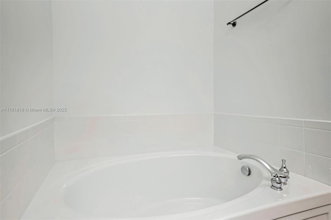 Недавно продано: $499,000 (3 спален, 2 ванн, 1669 Квадратных фут)