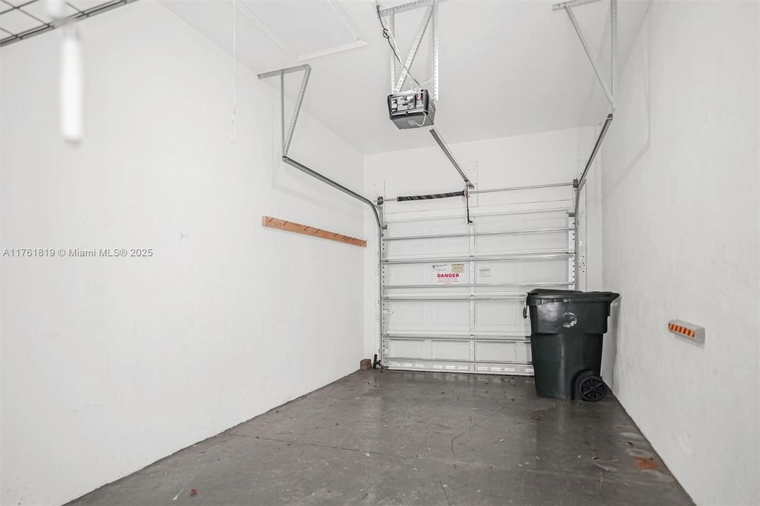 Недавно продано: $499,000 (3 спален, 2 ванн, 1669 Квадратных фут)