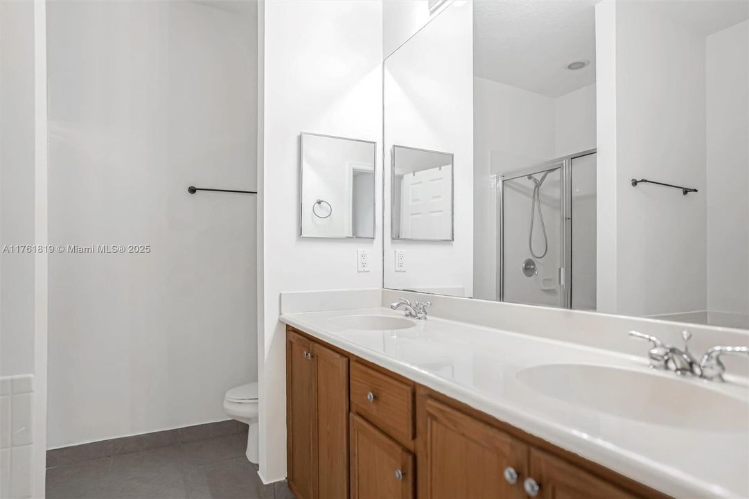 Недавно продано: $499,000 (3 спален, 2 ванн, 1669 Квадратных фут)