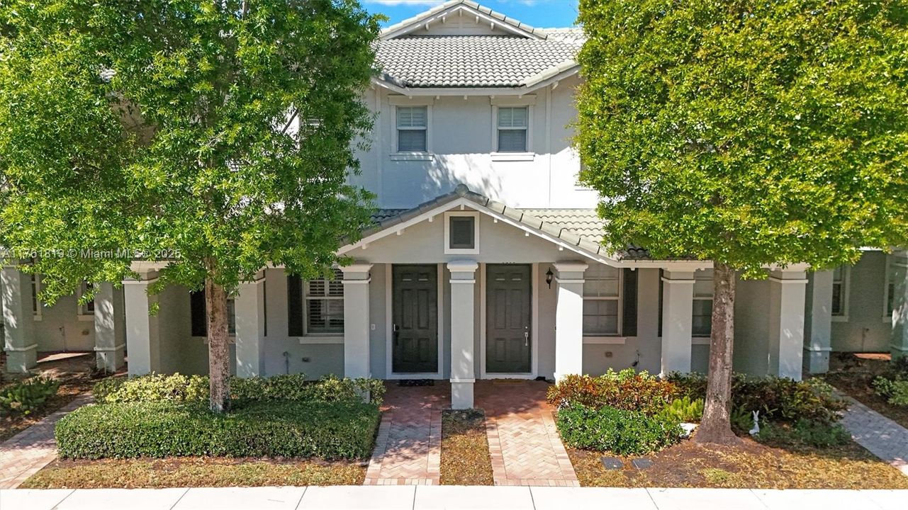 Недавно продано: $499,000 (3 спален, 2 ванн, 1669 Квадратных фут)