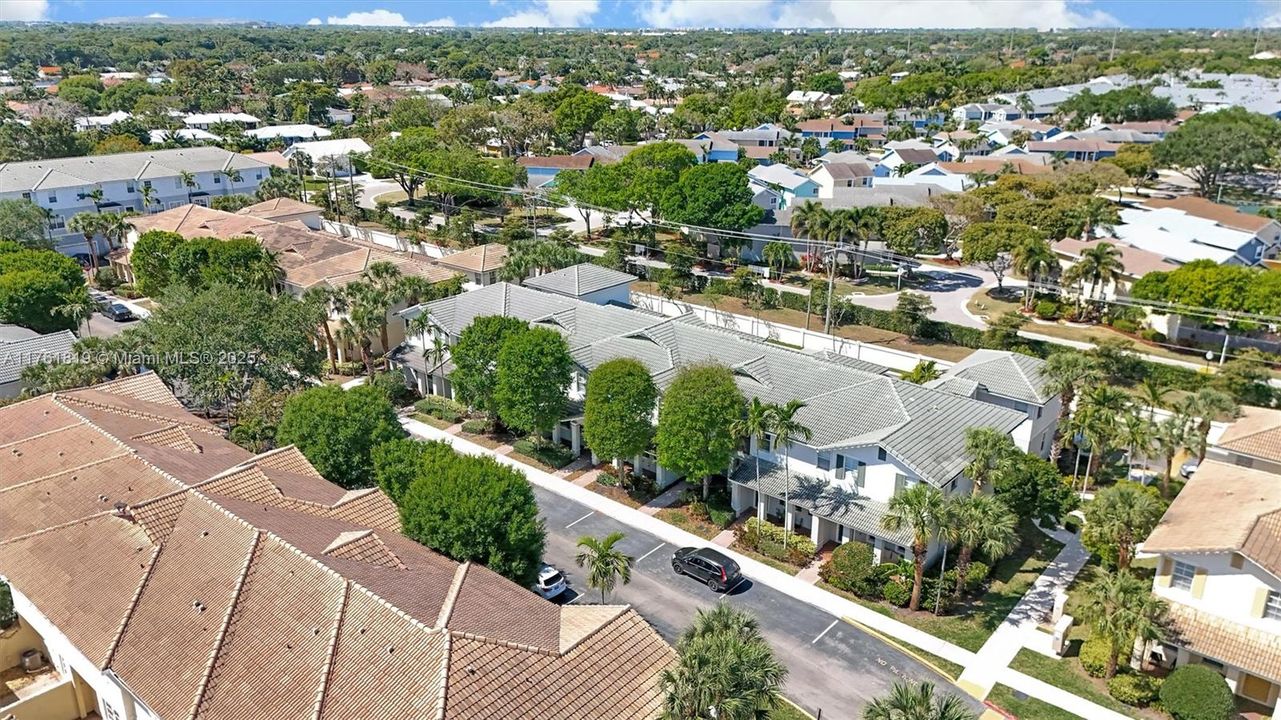 Недавно продано: $499,000 (3 спален, 2 ванн, 1669 Квадратных фут)