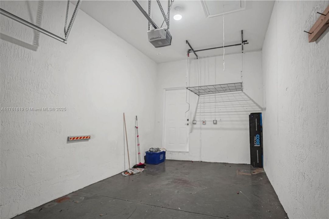 Недавно продано: $499,000 (3 спален, 2 ванн, 1669 Квадратных фут)