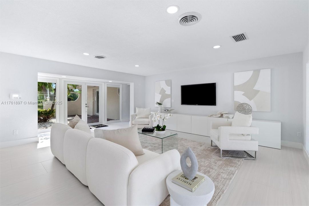 合同活跃: $2,810,000 (4 贝兹, 4 浴室, 2803 平方英尺)