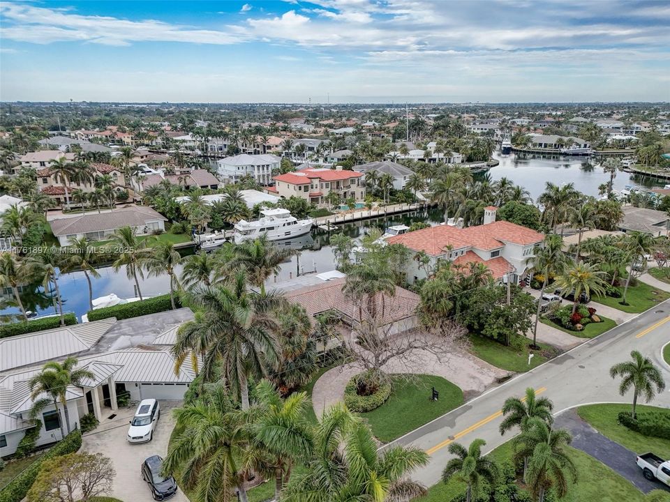 合同活跃: $2,810,000 (4 贝兹, 4 浴室, 2803 平方英尺)