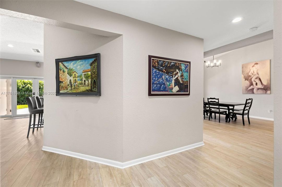 最近售出: $1,250,000 (4 贝兹, 3 浴室, 3007 平方英尺)