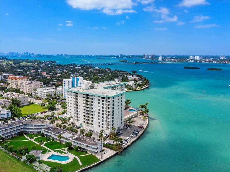 Vendido Recientemente: $559,770 (2 camas, 2 baños, 1335 Pies cuadrados)