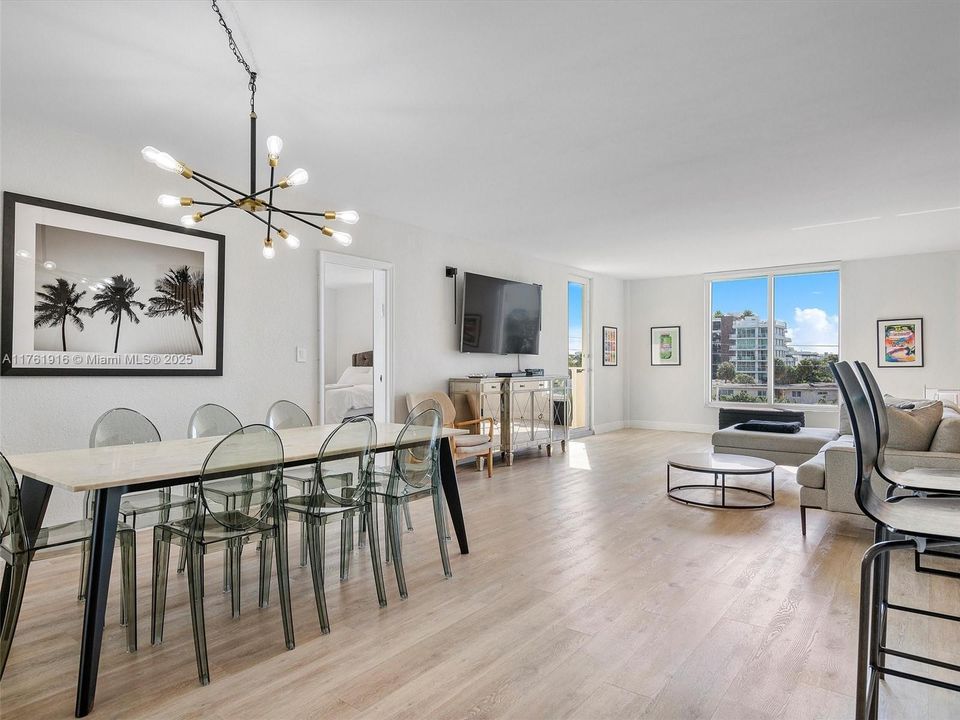 Vendido Recientemente: $559,770 (2 camas, 2 baños, 1335 Pies cuadrados)