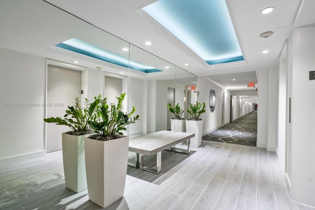 Vendido Recientemente: $559,770 (2 camas, 2 baños, 1335 Pies cuadrados)