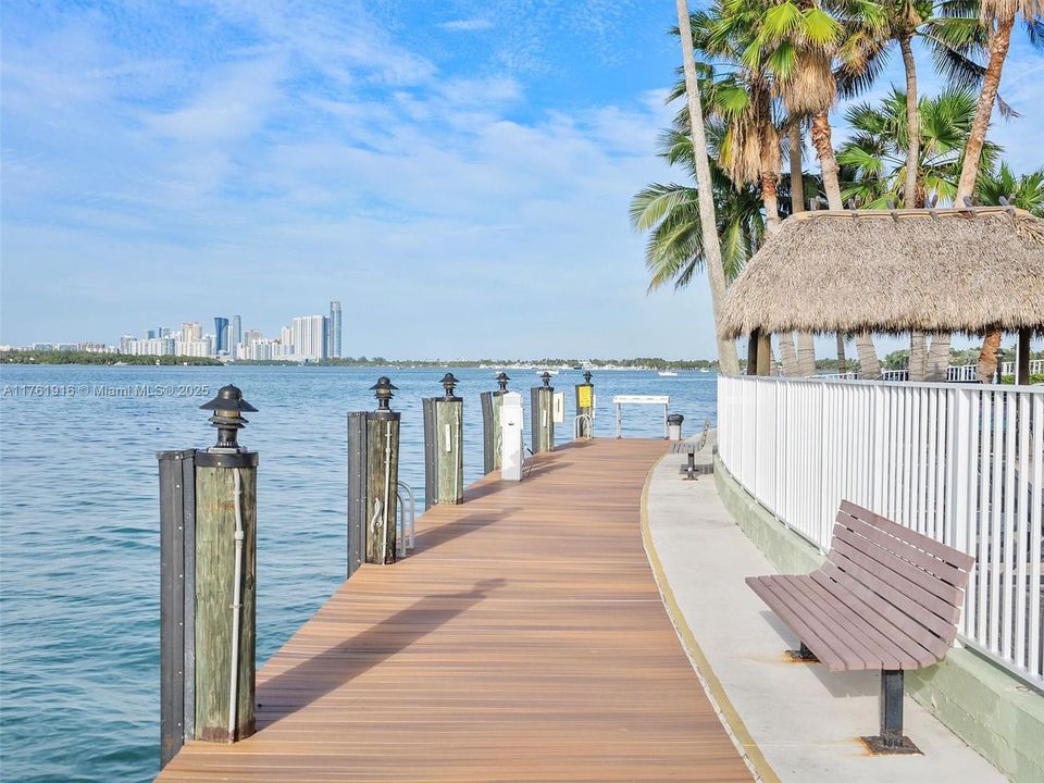 Vendido Recientemente: $559,770 (2 camas, 2 baños, 1335 Pies cuadrados)