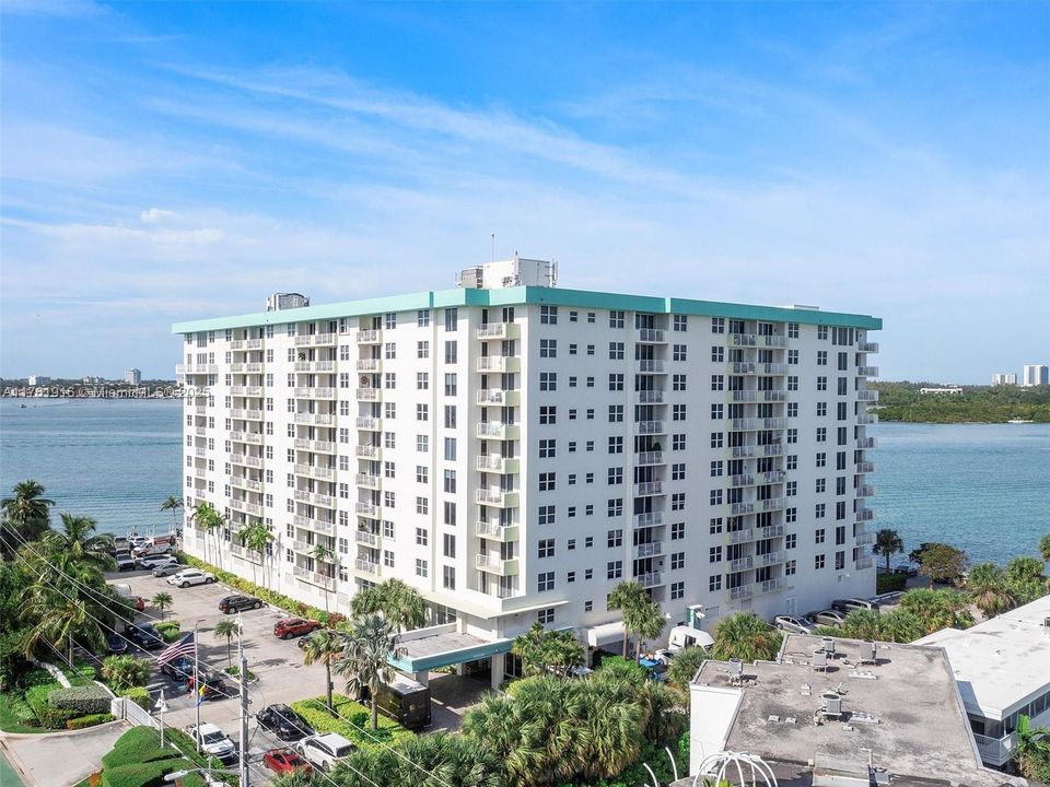 Vendido Recientemente: $559,770 (2 camas, 2 baños, 1335 Pies cuadrados)