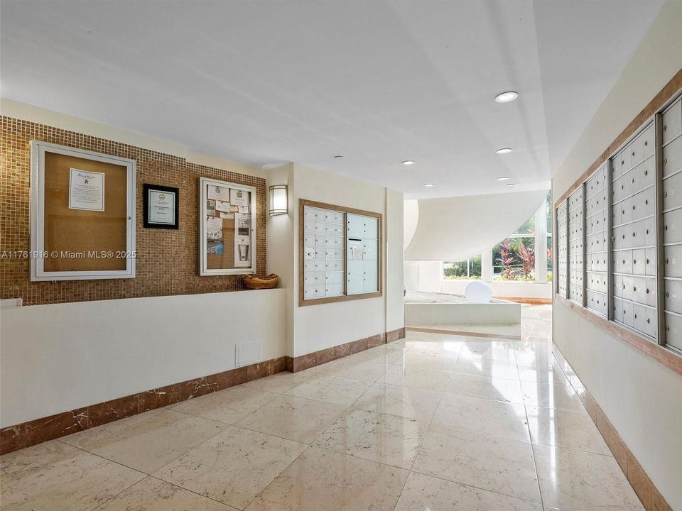 Vendido Recientemente: $559,770 (2 camas, 2 baños, 1335 Pies cuadrados)