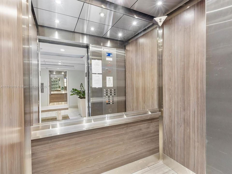 Vendido Recientemente: $559,770 (2 camas, 2 baños, 1335 Pies cuadrados)