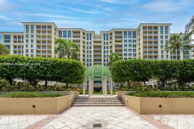 Recently Sold: $2,980,000 (3 beds, 3 baths, 2950 Square Feet)