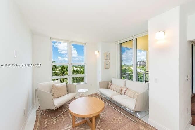 Recently Sold: $2,980,000 (3 beds, 3 baths, 2950 Square Feet)